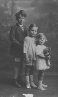 John, Peter, Barbara Glenny Sept 1921